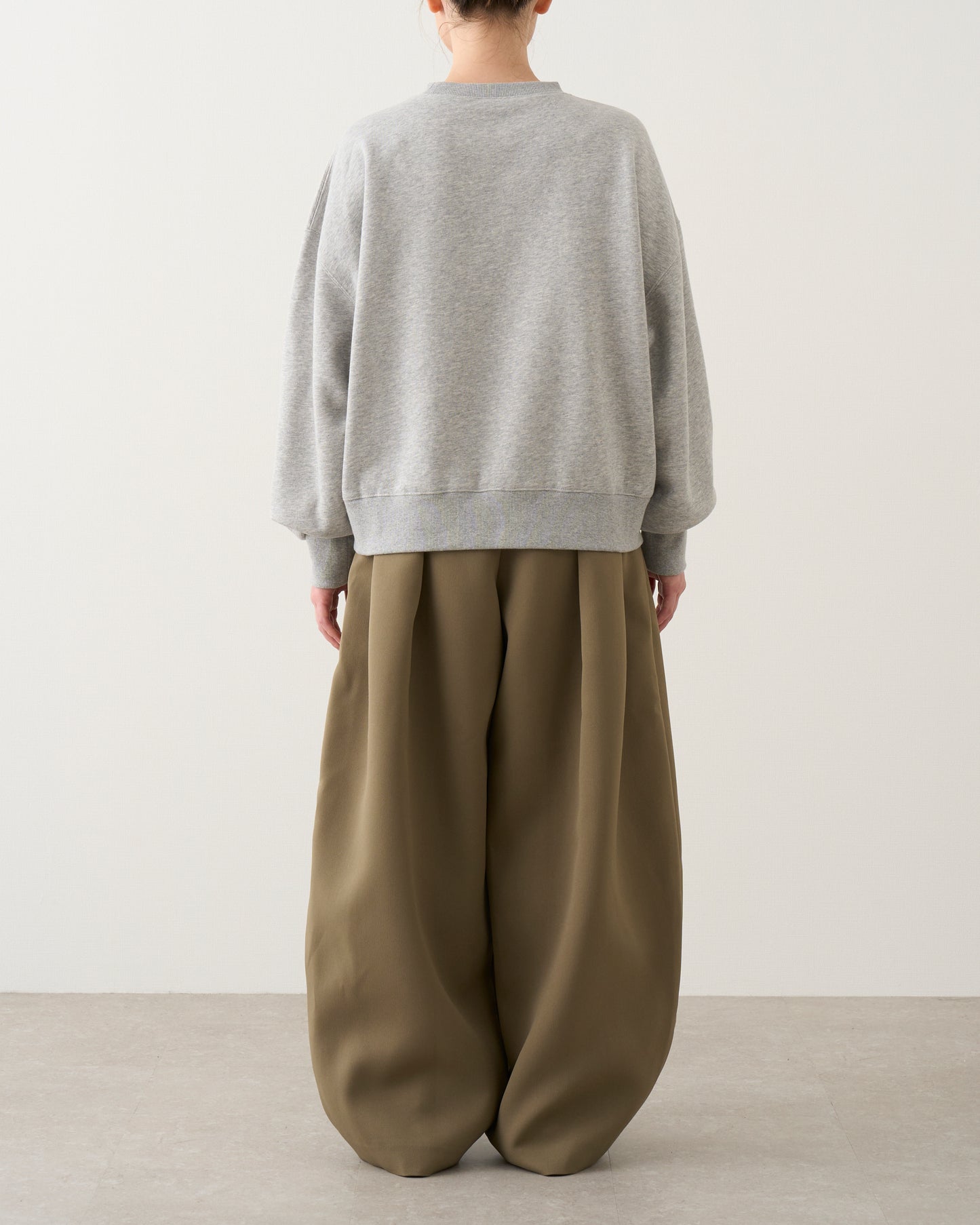 I'M IN ロゴスウェットトップス_Gray